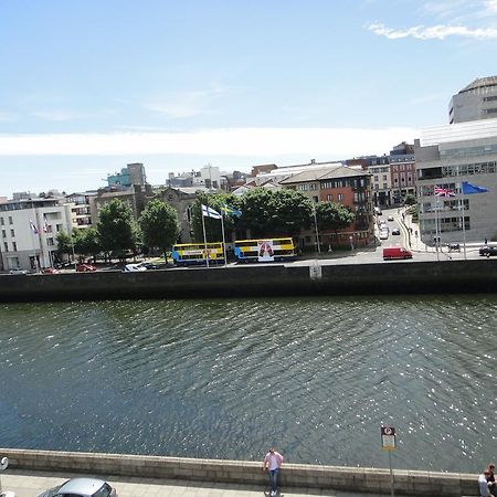 Inn On The Liffey Guesthouse Дъблин Екстериор снимка