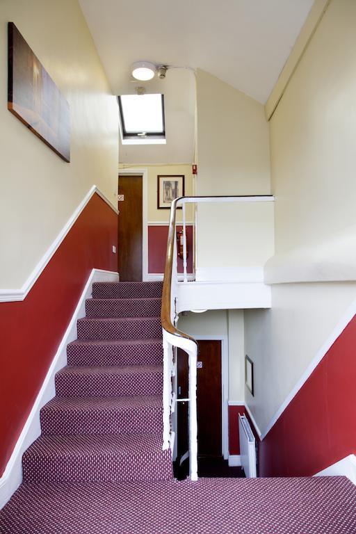 Inn On The Liffey Guesthouse Дъблин Екстериор снимка