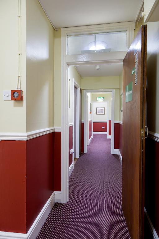 Inn On The Liffey Guesthouse Дъблин Екстериор снимка