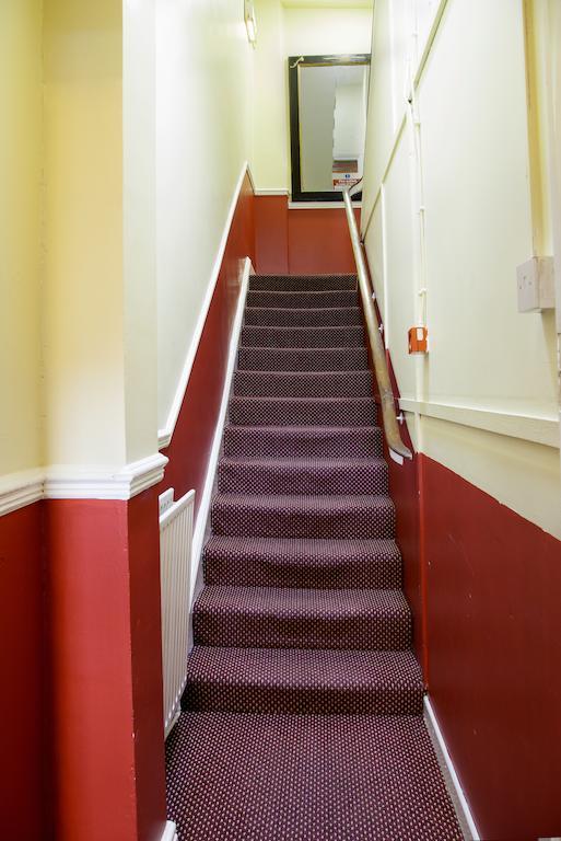 Inn On The Liffey Guesthouse Дъблин Екстериор снимка