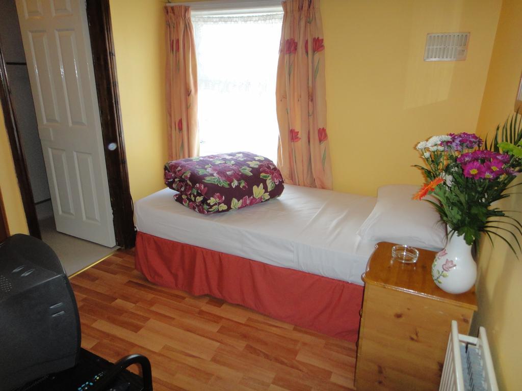 Inn On The Liffey Guesthouse Дъблин Екстериор снимка
