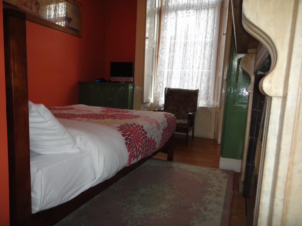 Inn On The Liffey Guesthouse Дъблин Стая снимка