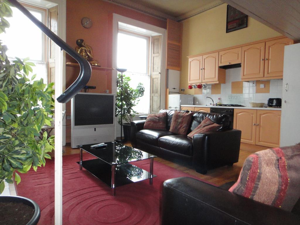 Inn On The Liffey Guesthouse Дъблин Стая снимка