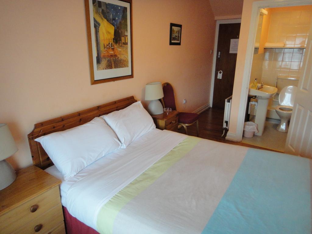 Inn On The Liffey Guesthouse Дъблин Стая снимка