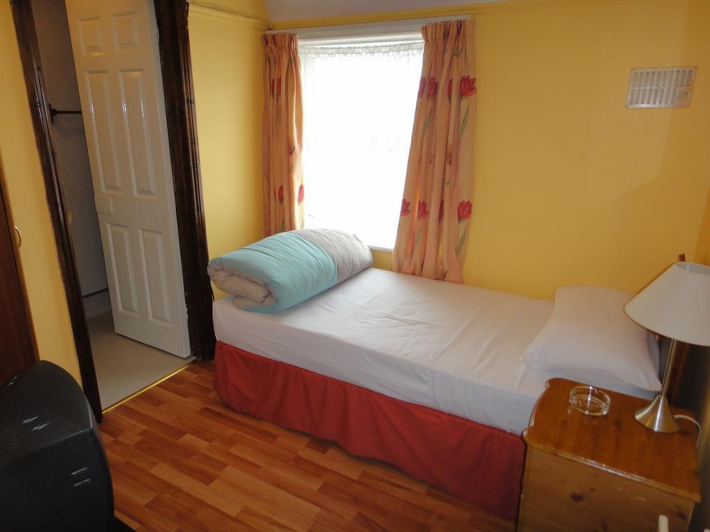 Inn On The Liffey Guesthouse Дъблин Стая снимка