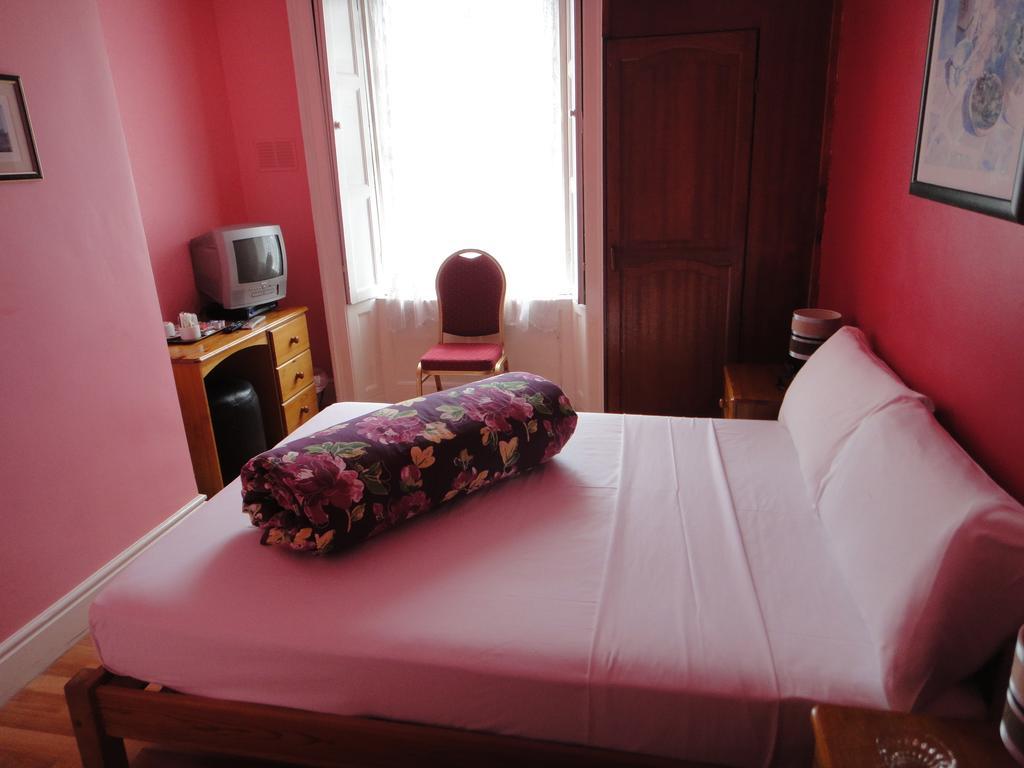 Inn On The Liffey Guesthouse Дъблин Стая снимка