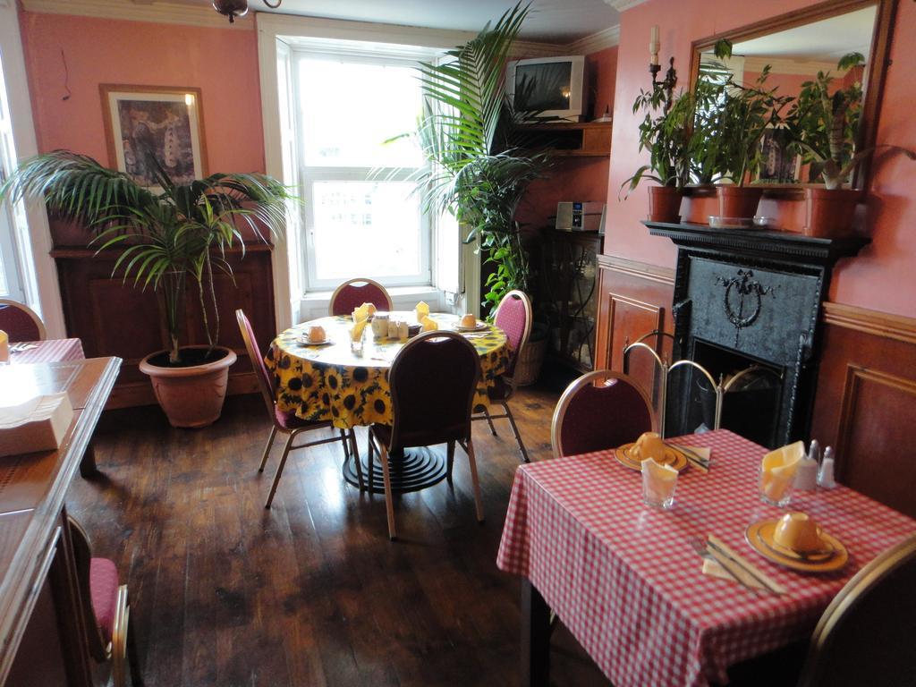 Inn On The Liffey Guesthouse Дъблин Екстериор снимка