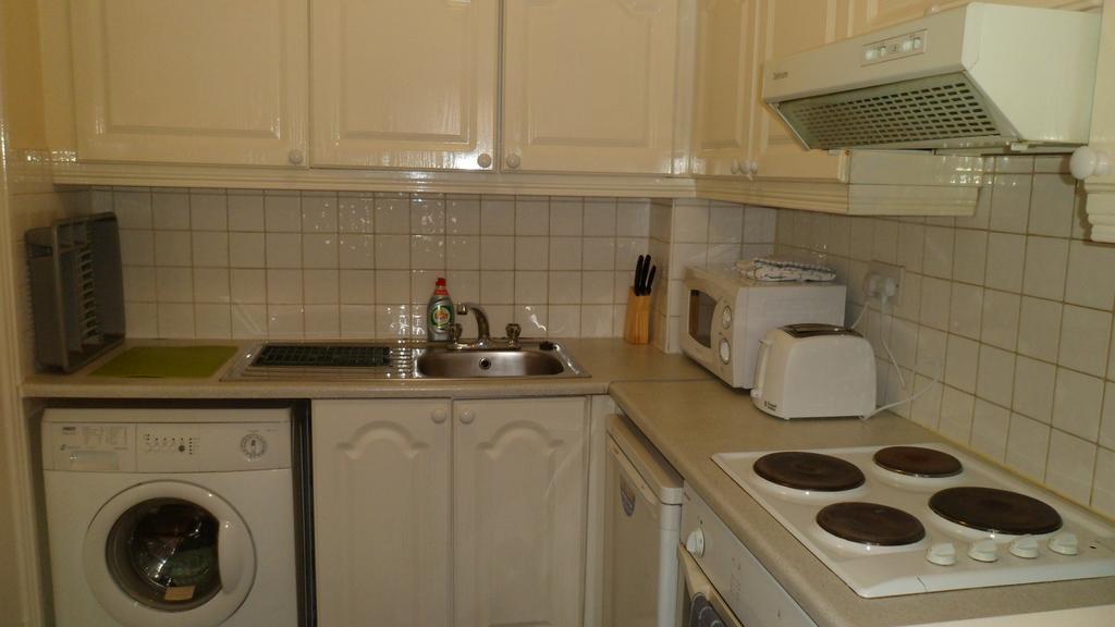 Inn On The Liffey Guesthouse Дъблин Екстериор снимка
