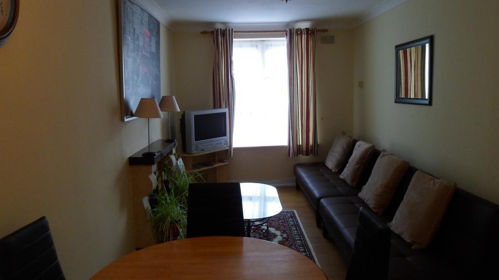 Inn On The Liffey Guesthouse Дъблин Екстериор снимка