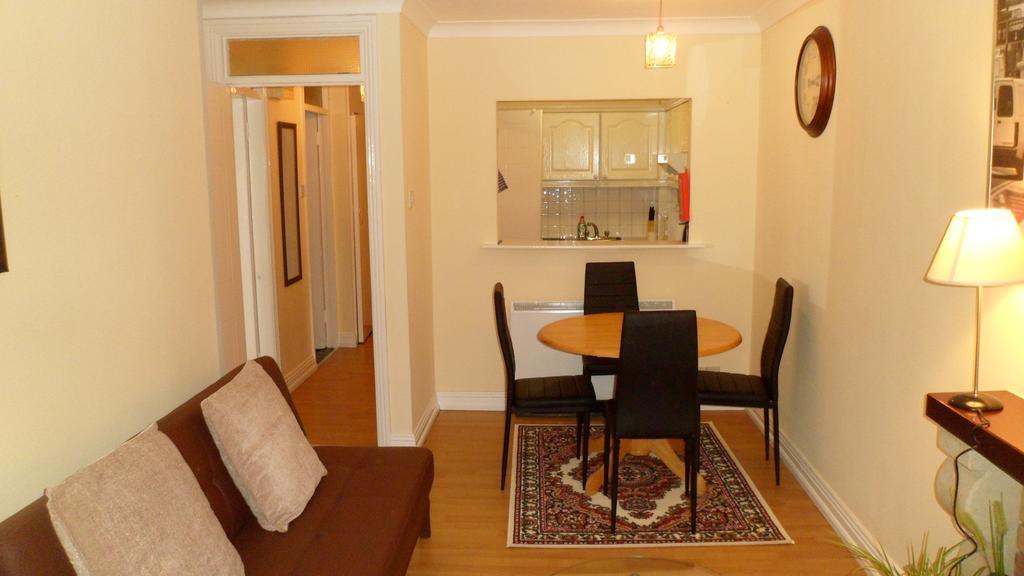 Inn On The Liffey Guesthouse Дъблин Екстериор снимка