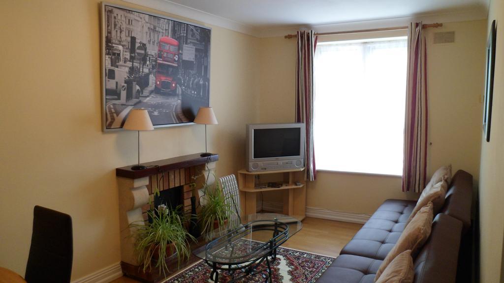 Inn On The Liffey Guesthouse Дъблин Екстериор снимка